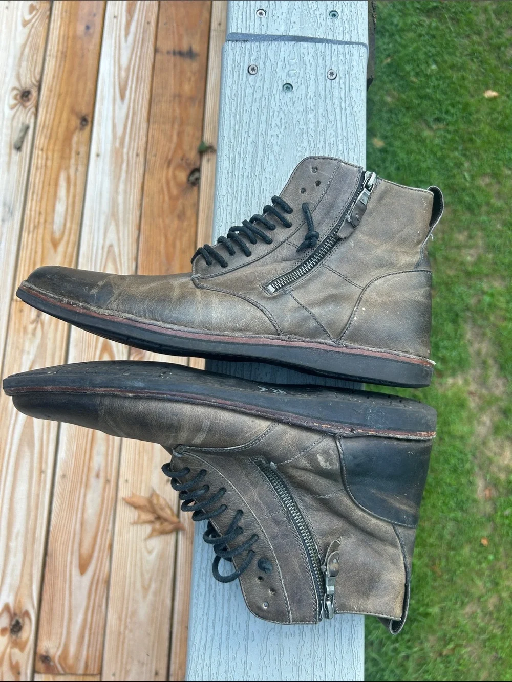 John Varvatos Barrett Side Zip Chukka Boots Men’s Size 11 Brown Leather